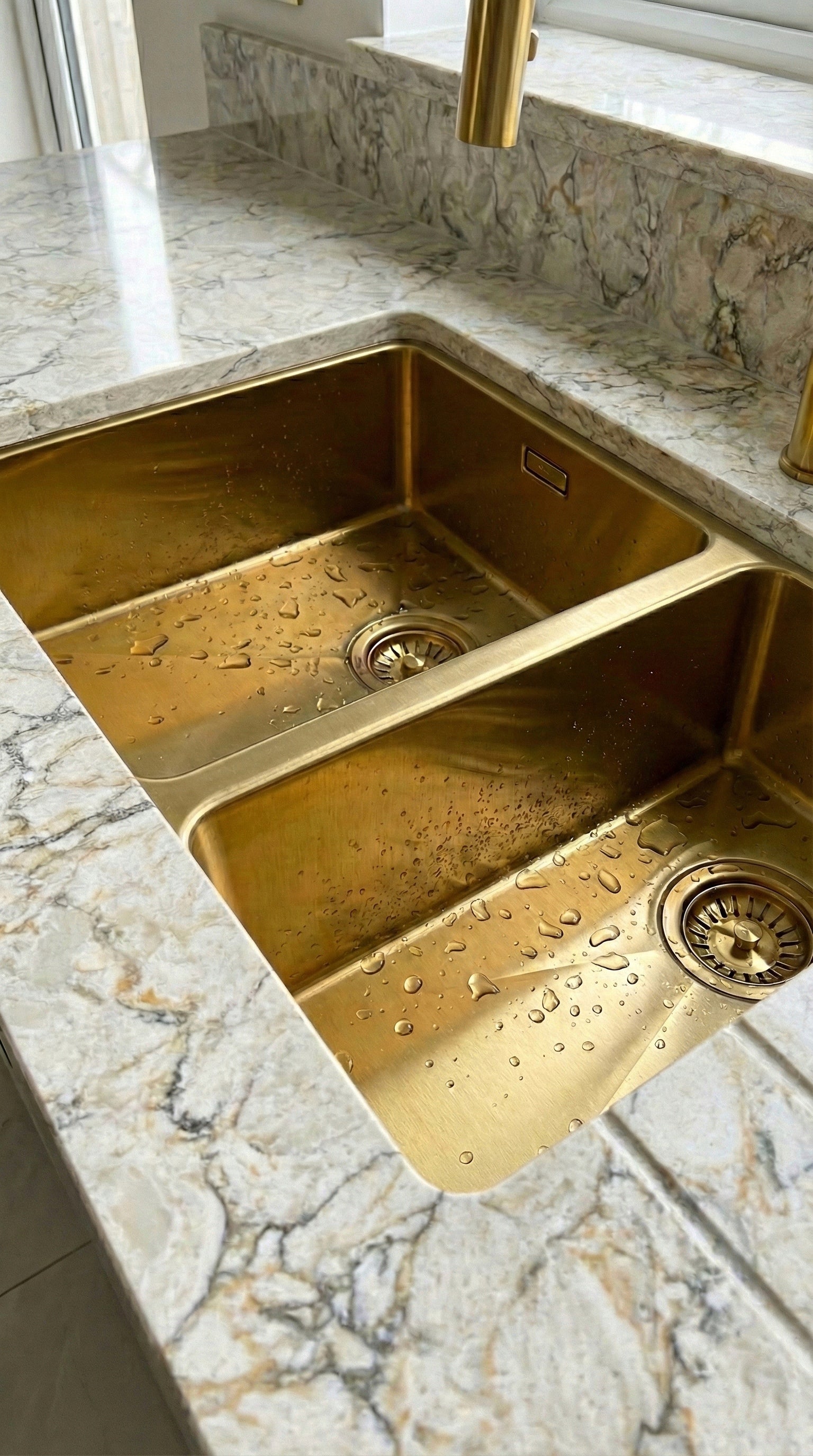 STATEMENT 1.5 Bowl Undermount Kitchen Sink Brushed Brass - Left Hand