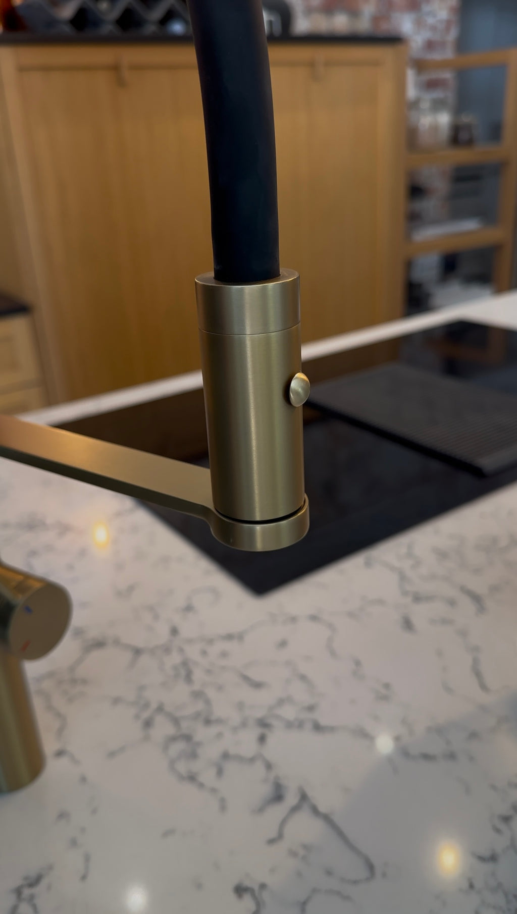 Brushed Brass Undermount Sink & Pull-Out Flexi Mixer Tap - Bundle