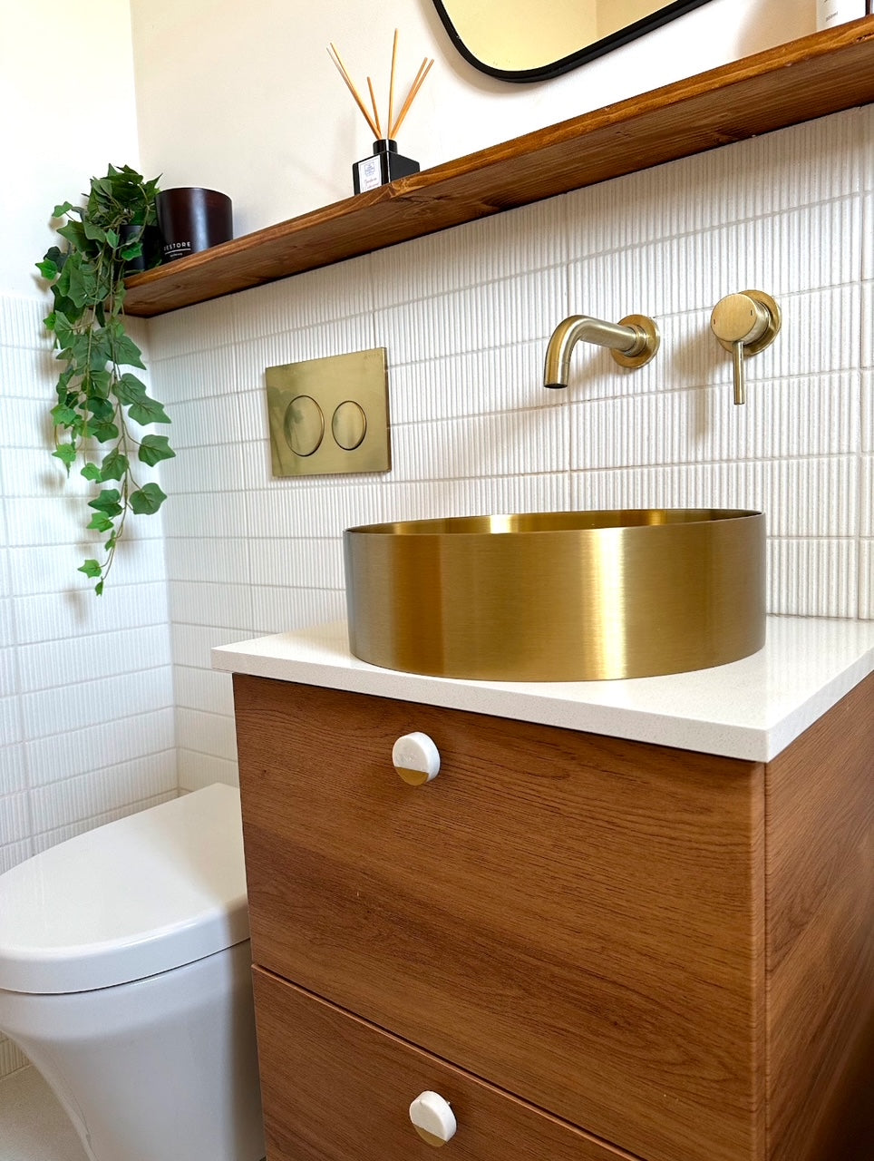 Brushed Brass Round Countertop Bathroom Basin