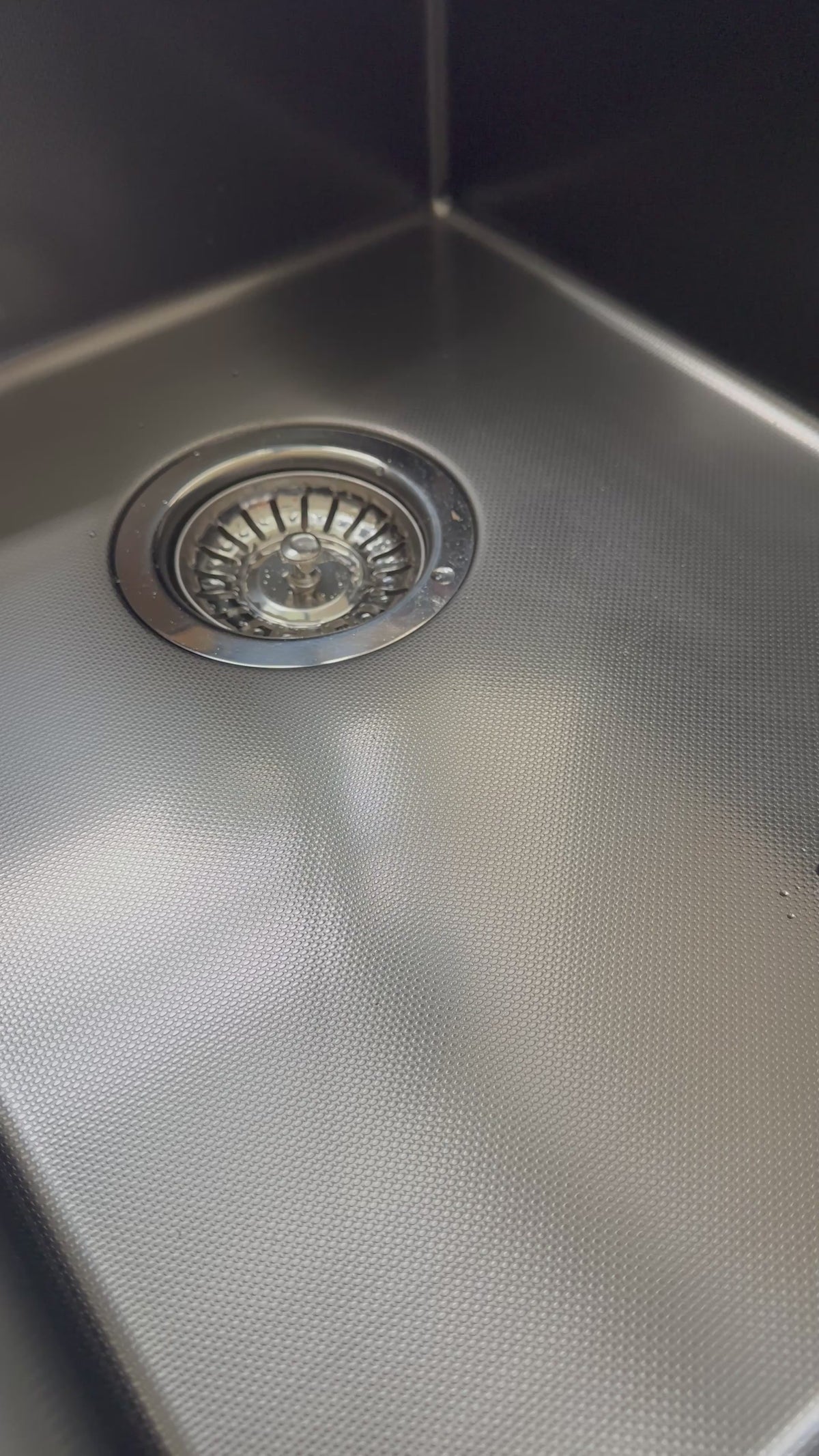 PREMIUM 1.5 Bowl Undermount Kitchen Sink Micro Texture Gunmetal Black - Left Hand